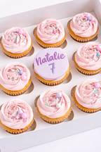 Cupcakes feliz cumpleaños rosados