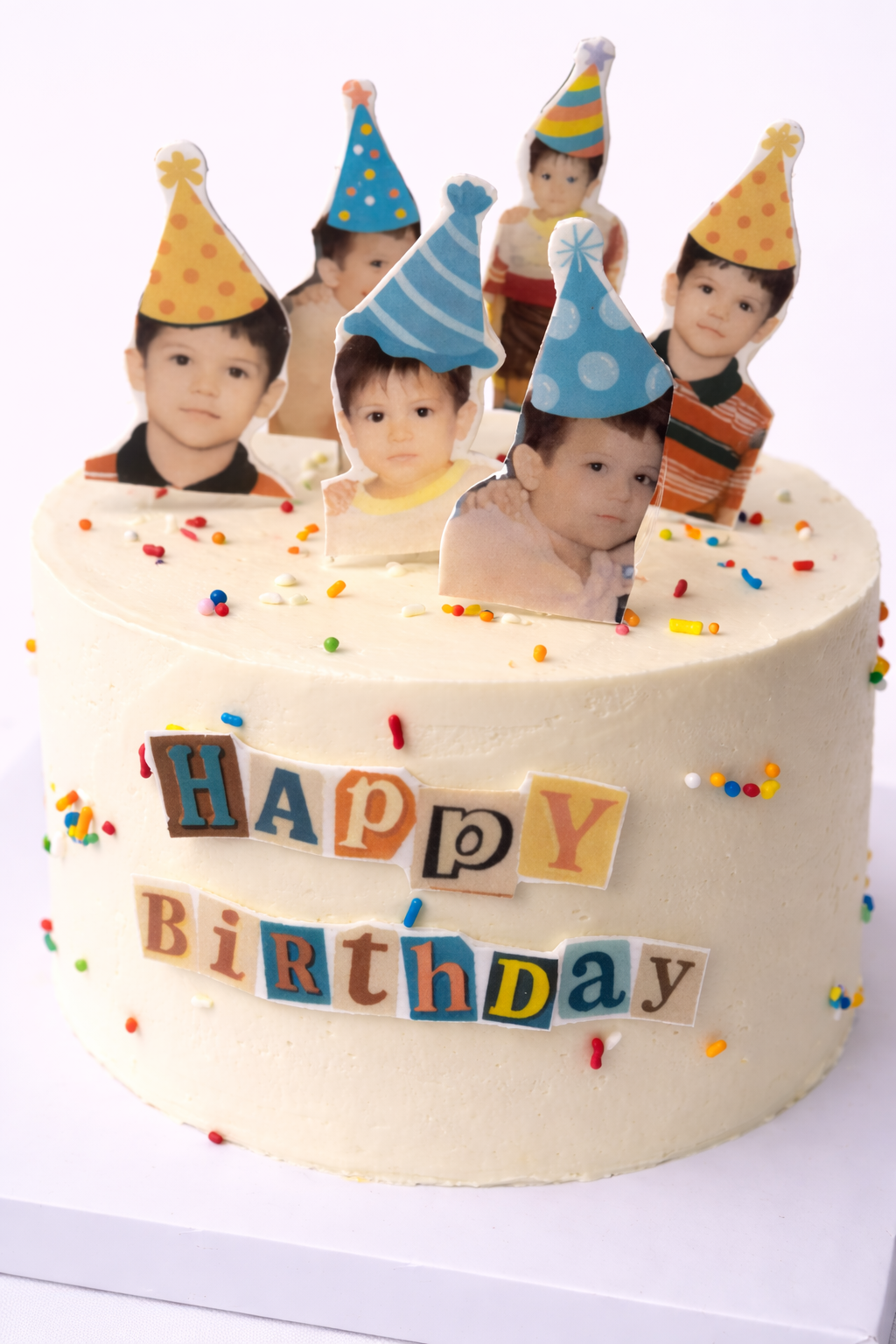 Torta Con fotos y gorros feliz cumpleaños tortas bogotá
tortas bogota
tortas bogota personalizadas
tortas personalizadas en bogota
tortas de cumpleaños bogotá

