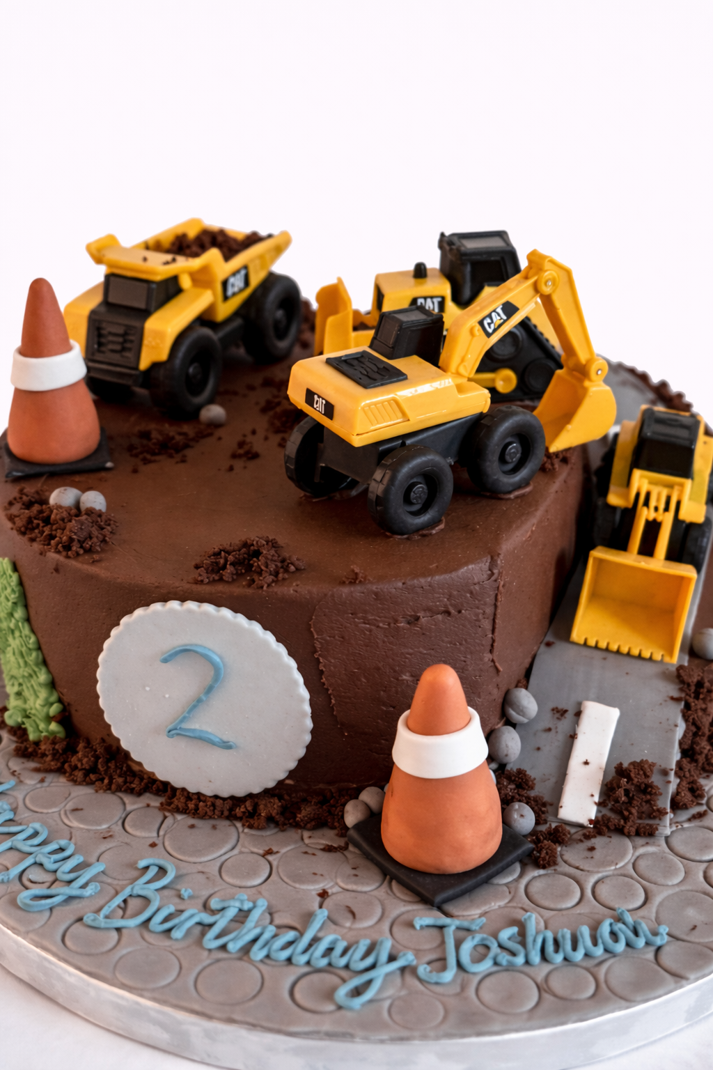 Torta construcción en crema de chocolate 