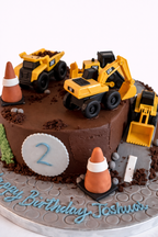 Torta construcción en crema de chocolate 