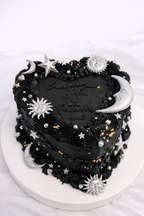 Torta corazon en negro celestial